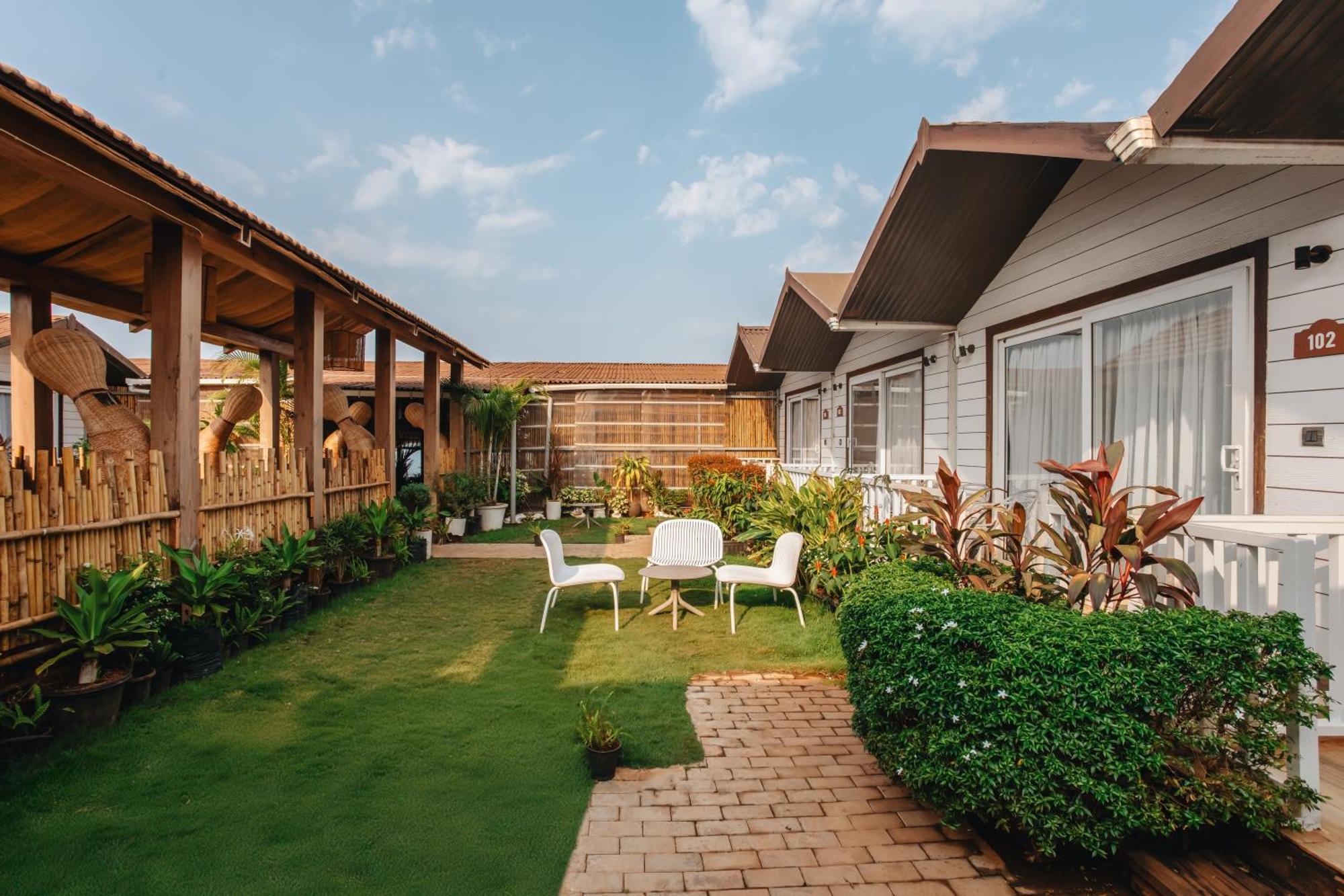 Stone Wood Beach Resort, Vagator Esterno foto
