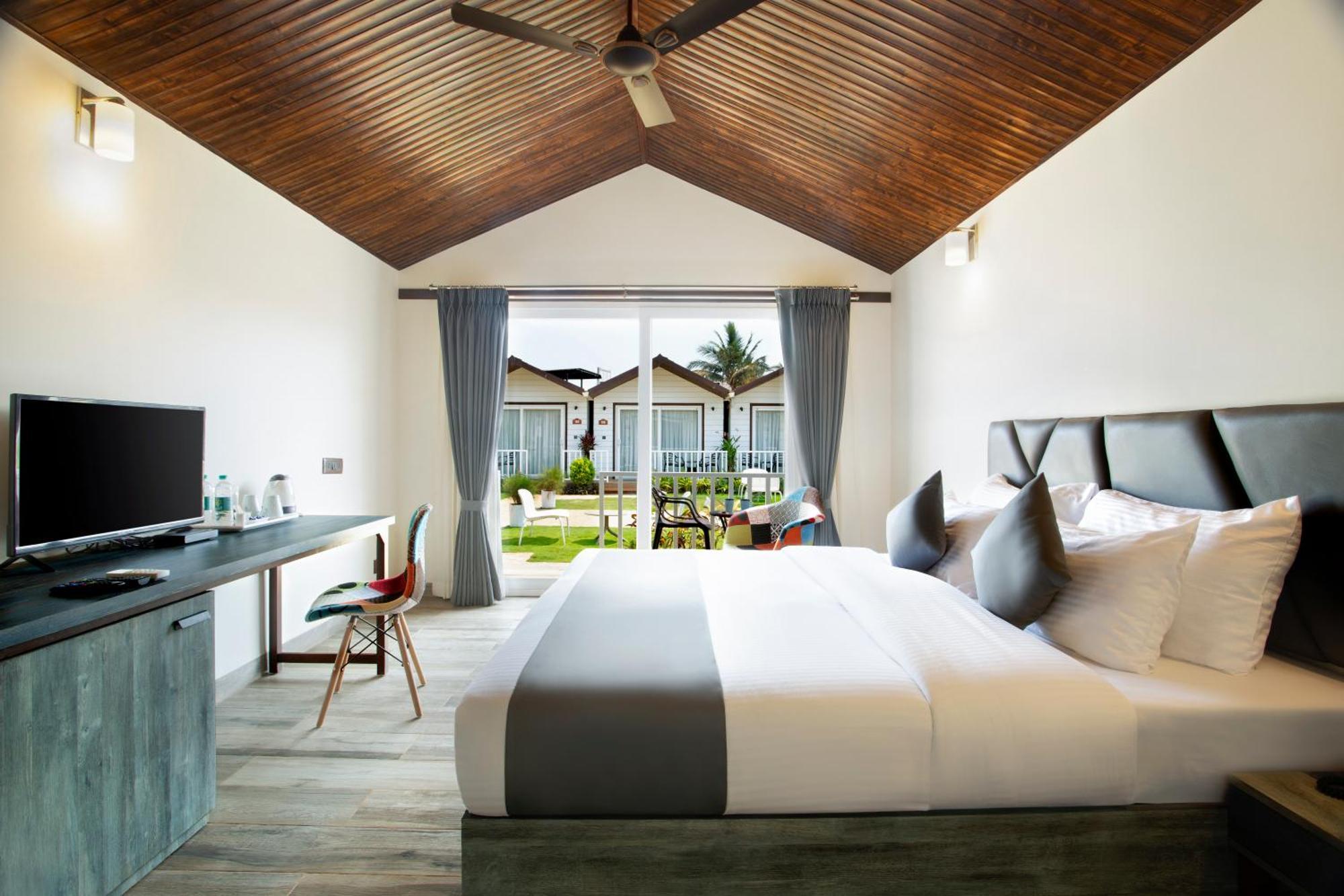 Stone Wood Beach Resort, Vagator Esterno foto